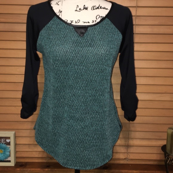 New Direction 3/4 Sleeve blouse - Picture 5 of 8